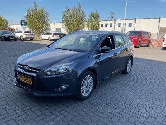 Coche accidentado Ford Focus  2014/1
