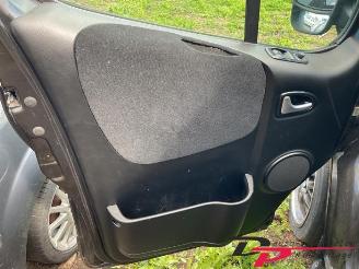 Opel Vivaro Vivaro, Van, 2000 / 2014 2.5 CDTI 16V picture 14