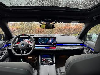 BMW M5 BMW M5 Limousine Panorama AHK HUD 720pk Ambiance START en RIJD VOL picture 41