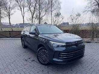 damaged passenger cars Volkswagen Tiguan Tiguan 1.5 TSI eHybrid 150 kW Elegance Camera Trekhaak 2025/1