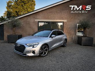 Voiture accidenté Audi A3 A3 Sportback 40 TFSI e S-Line PANORAMA Hybride ! 2024/4