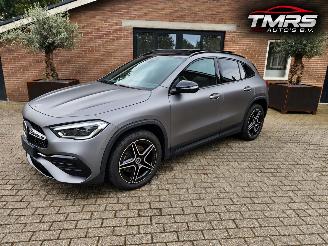 Coche accidentado Mercedes GLA GLA 250 e AMG Frozen Grey PANORAMA Ambiance VOLL 2023/4