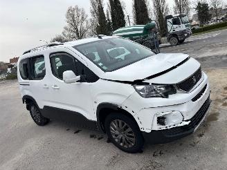 skadebil auto Peugeot Rifter 5 SEATS 2019/3