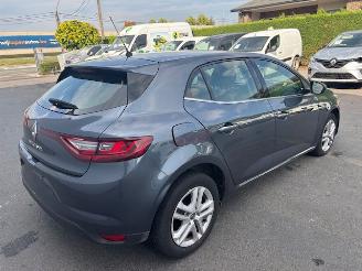damaged passenger cars Renault Mégane  2020/9