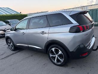skadebil auto Peugeot 5008 7 seats 2020/6