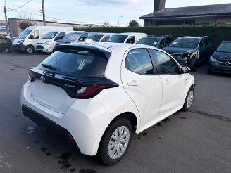 uszkodzony samochody osobowe Toyota Yaris HYBRID 2021/12