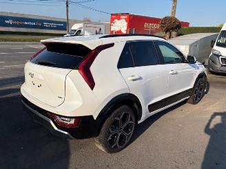 Damaged car Kia Niro HYBRID 2023/5