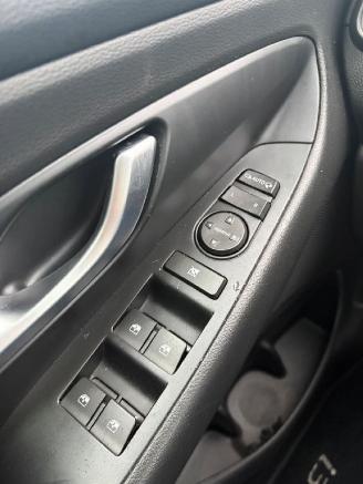 Hyundai I-30  picture 11
