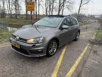 krockskadad bil auto Volkswagen Golf 1.2 TSI Highline R 2014/1