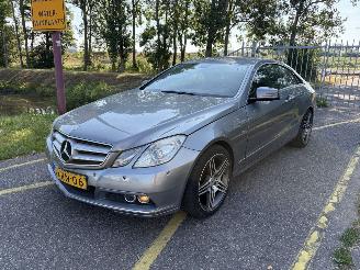 krockskadad bil auto Mercedes E-klasse Coupé 250 CDI Elegance 2010/1