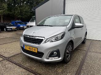 damaged passenger cars Peugeot 108 1.0 e-Vti Clima Camera CarPlay! NAP Origineel NL 2019/1