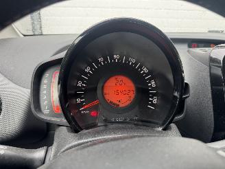 Peugeot 108 1.0 e-Vti Clima Camera CarPlay! NAP Origineel NL picture 18