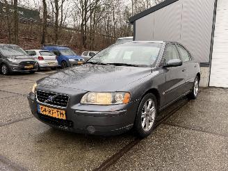 skadebil auto Volvo S-60 2.0T MOMENTUM AUTOMAAT! RIJDBAAR 2005/1