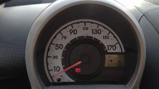 Toyota Aygo 1.0 5 deurs airco gebruikersschade picture 12