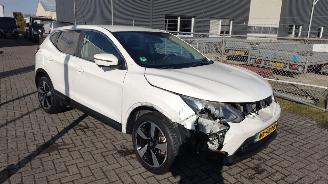 Vaurioauto  passenger cars Nissan Qashqai 1.2 N-Connecta lichte schade  71000 km nap 2017/1