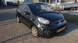 krockskadad bil auto Kia Picanto 1.0 Luxury Edition Nav Mooie complete uitvoering 2016/1