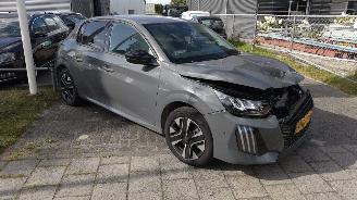 Voiture accidenté Peugeot 208 1.2 Hybride 1504 km Nieuwstaat! 2026/4