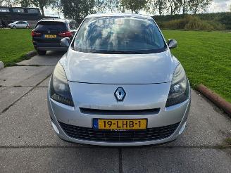 škoda osobní automobily Renault Grand-scenic  2010/4