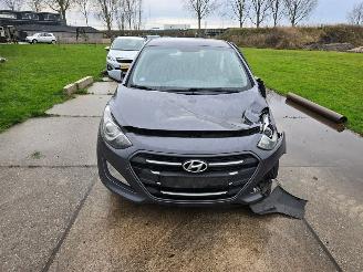 skadebil auto Hyundai I-30  2016/2