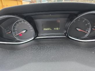 Peugeot 308  picture 9