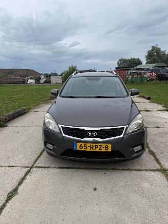 Coche accidentado Kia Cee d Sporty Wagon 2011/8