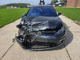 Schadeauto Volkswagen Golf GTE 2015/2