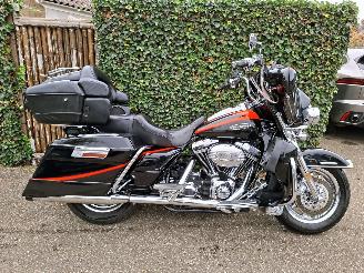 Harley-Davidson  110 FLHTCUSE 2 CVO 5HD Screamin Eagle picture 2
