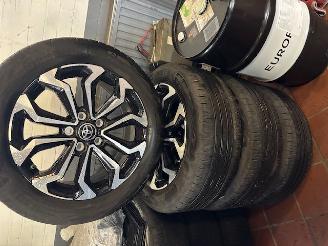 damaged passenger cars Toyota Yaris Cross 17 INCH RGINELE SPORTWIELEN 2024/8