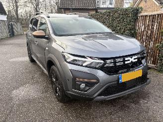 krockskadad bil auto Dacia Jogger AUTOMAAT 1.6 Hybrid 140 Extreme 7 persoons 2023/8