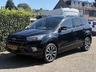 Schadeauto Ford Kuga 1.5 TDCi ST-Line AUTOMAAT 2017/7