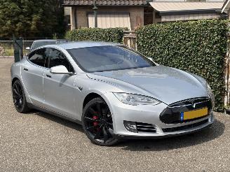 Vaurioauto  passenger cars Tesla Model S P85D 423PK AWD AUTOMAAT 2015/5