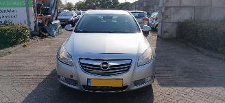 uszkodzony samochody osobowe Opel Insignia SPORTS TOURER SW 2012/3