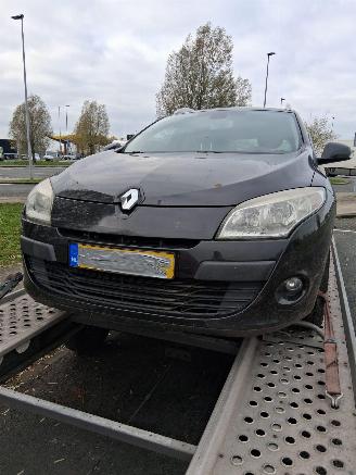 Damaged car Renault Mégane 1.4 16V TCe 130 Combi/o 4Dr Benzine 1.397cc 96kW (131pk) 2009/9