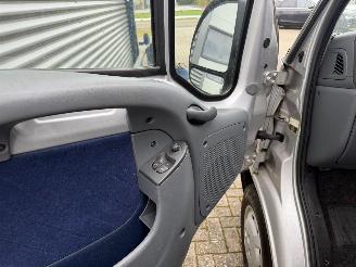 Peugeot Boxer 9 persoons picture 17