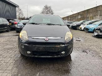 uszkodzony samochody osobowe Fiat Punto Evo 1.3 JTD Multijet 85 16V Euro 5 Hatchback  Diesel 1.248cc 63kW (86pk) 2011/4