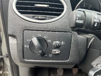 Ford Focus Wagon 1.8 Limited picture 13