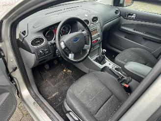 Ford Focus Wagon 1.8 Limited picture 11