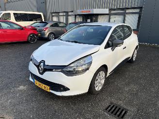 Avarii autoturisme Renault Clio 0.9 TCe Authentique 2013/11