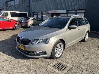 krockskadad bil auto Skoda Octavia 1.0 TSI Greentech Style Business 2017/9