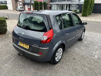 Renault Scenic 1.6-16V Privilège Comfort picture 3