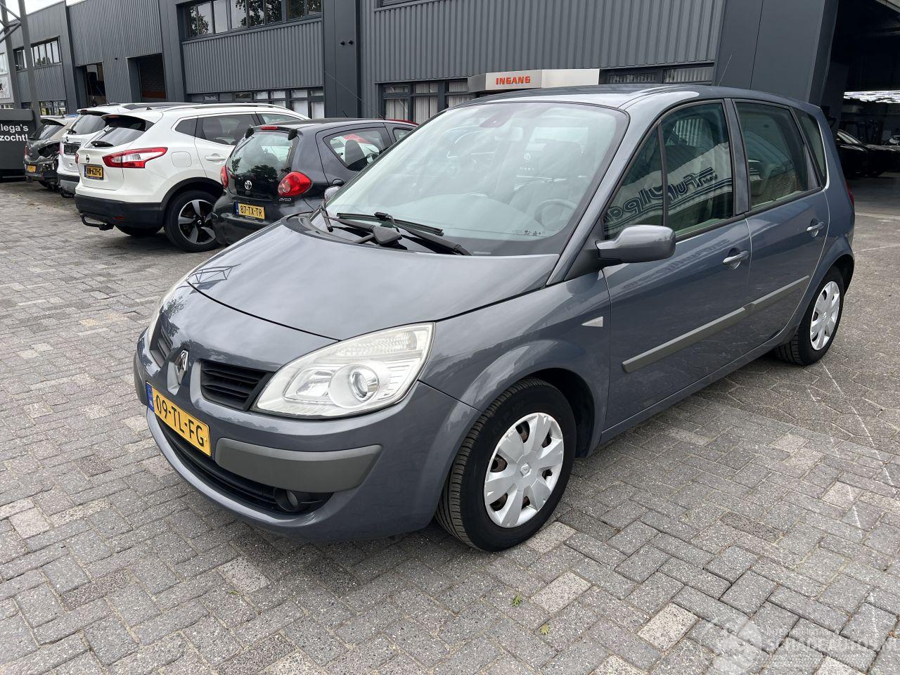 Renault Scenic 1.6-16V Privilège Comfort