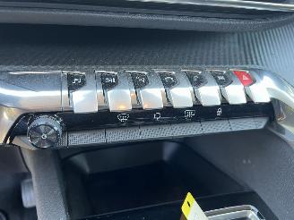 Peugeot 3008 1.2 PureTech Active Pack Business picture 21