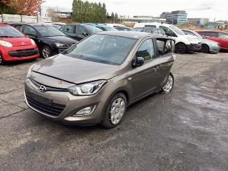 Coche siniestrado Hyundai I-20 i20, Hatchback, 2008 / 2015 1.2i 16V 2013/2