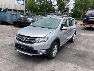 Vrakbiler auto Dacia Sandero Sandero II, Hatchback, 2012 0.9 TCE 12V 2015/11