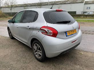 Peugeot 208 1.2 Vti 12V PureTech 82 Hatchback  Benzine 1.199cc 60kW (82pk) FWD 2012-03/2019-12 (CAHMZ; CCHMZ) EB2F; HMZ picture 7