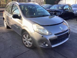 Vrakbiler auto Renault Clio Clio III Estate/Grandtour (KR), Combi, 2007 / 2014 1.6 16V 2011/1