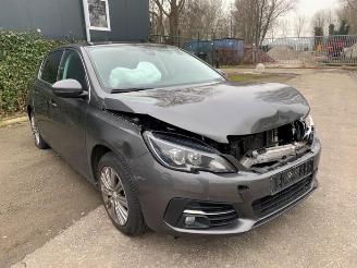 Coche siniestrado Peugeot 308 308 (L3/L8/LB/LH/LP), Hatchback 5-drs, 2013 / 2021 1.2 12V e-THP PureTech 110 2017/12