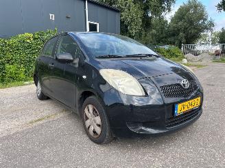 krockskadad bil auto Toyota Yaris 1.0 12V VVT-i Hatchback  Benzine 998cc 51kW (69pk) FWD 2005-08/2011-12 (KSP90) 1KRFE 2006/3