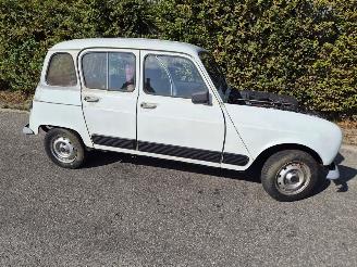 Damaged car Renault 4  1984/6