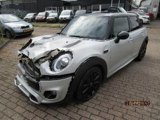 krockskadad bil auto Mini Cooper 1.5 2018/8